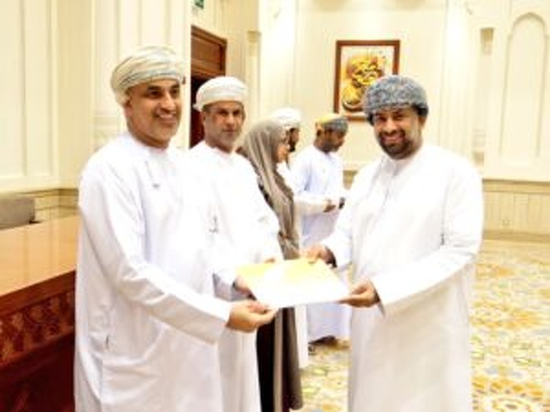 التعريف باستراتيجيات الإنجاز الشخصي ومنظومة إجادة بتعليمية شمال الباطنة