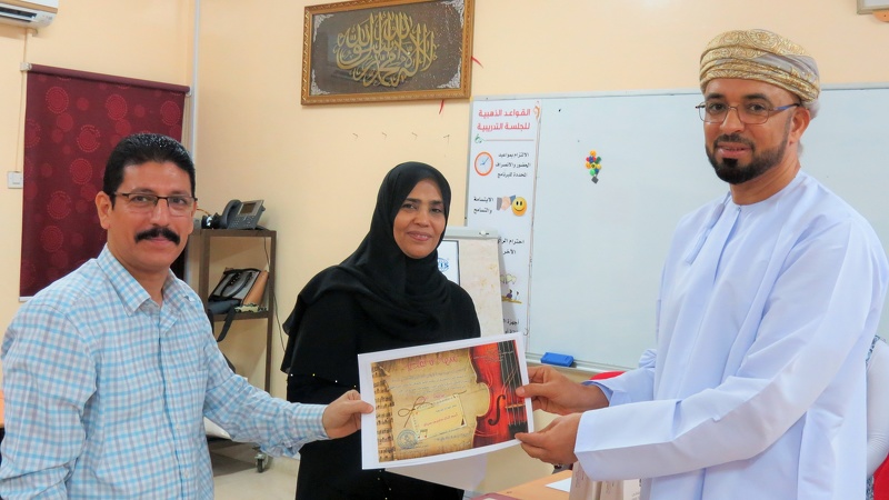 تعليمية الظاهرة تكرم المعلمين المشاركين في مسابقة 