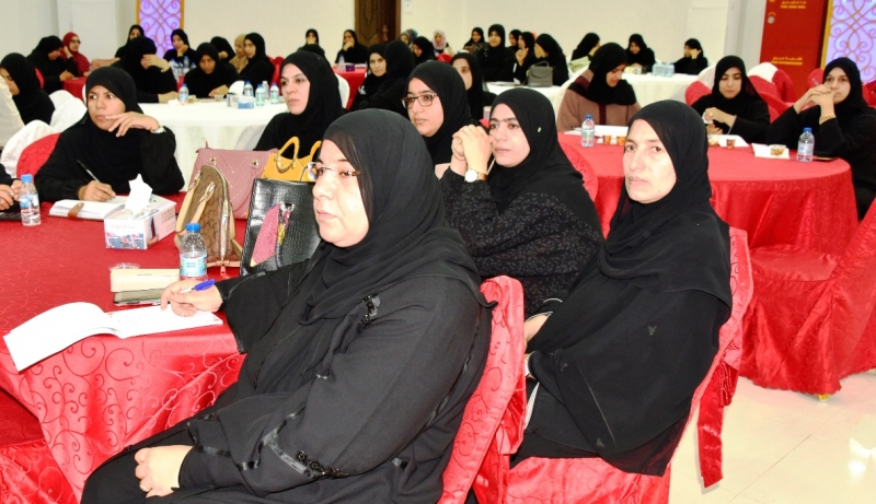 تعليمية الداخلية تستعرض جهود الرقي بمنظومة العمل التربوي بالمحافظة