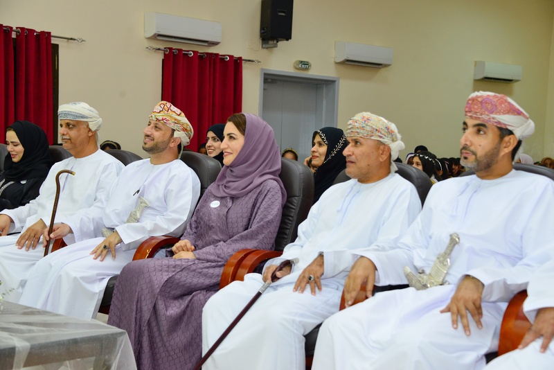 طلبة تعليمية جنوب الشرقية  يشاركون في مناشط وفعاليات البرنامج الاجتماعي لجمعية الأطفال أولاً بولاية ...