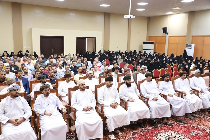 ختام البرنامج التعريفي للمعلمين الجدد للعام الدراسي 2024/ 2025 م بتعليمية ظفار