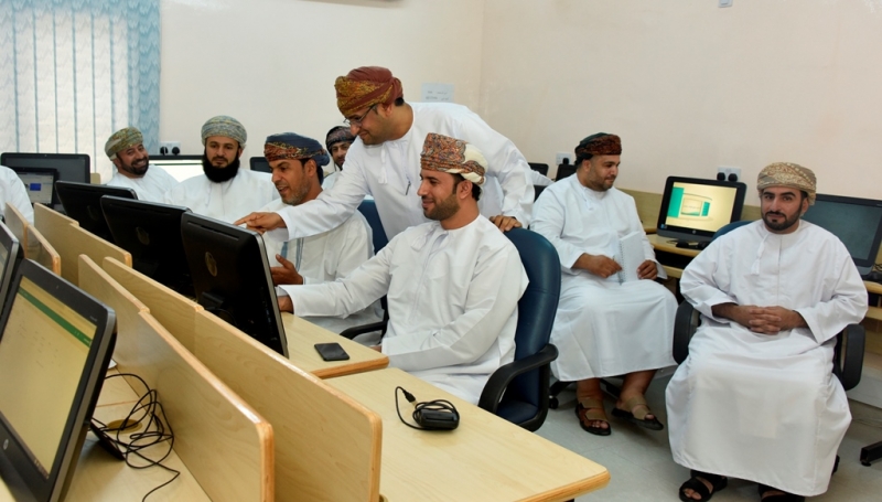 برنامج تدريبي للتعريف بالحوسبة السحابية لرؤساء أقسام تعليمية المحافظة