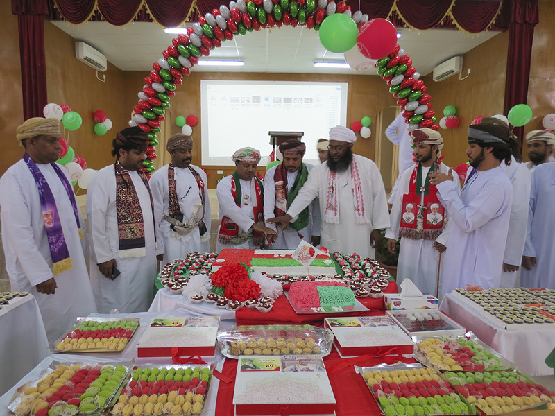 تعليمية الوسطى تحتفل بالعيد الوطني التاسع والأربعين المجيد