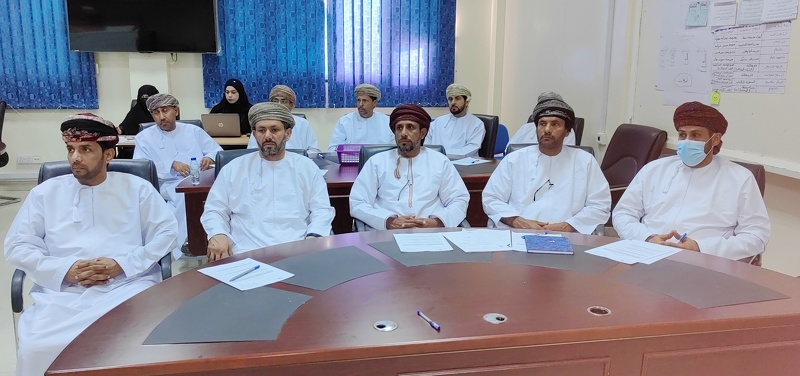 تنفيذ برنامج بعنوان تنمية المهارات الإرشادية لدى اخصائيو التوجيه المهني بتعليمية ظفار 
