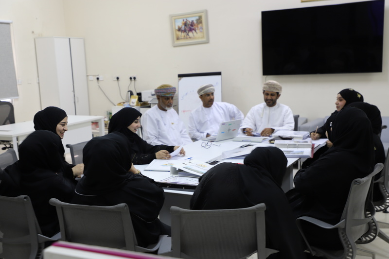 اللجنة اللامركزية بدأت يوم أمس أعمال مرحلة التقييم الميداني للمدارس الست المتأهلة في التقييم ...