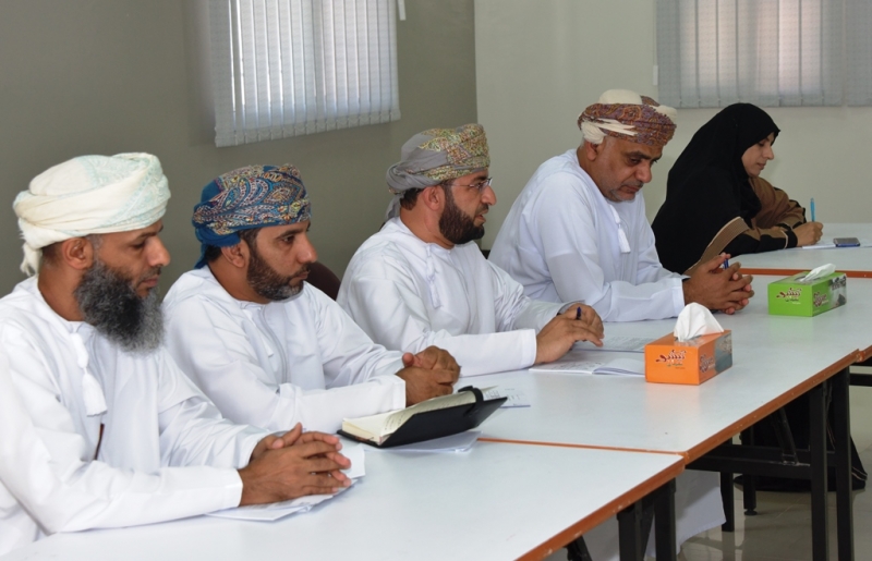  فريق التدقيق الداخلي لنظام إدارة الجودة يزور دوائر وأقسام تعليمية الداخلية