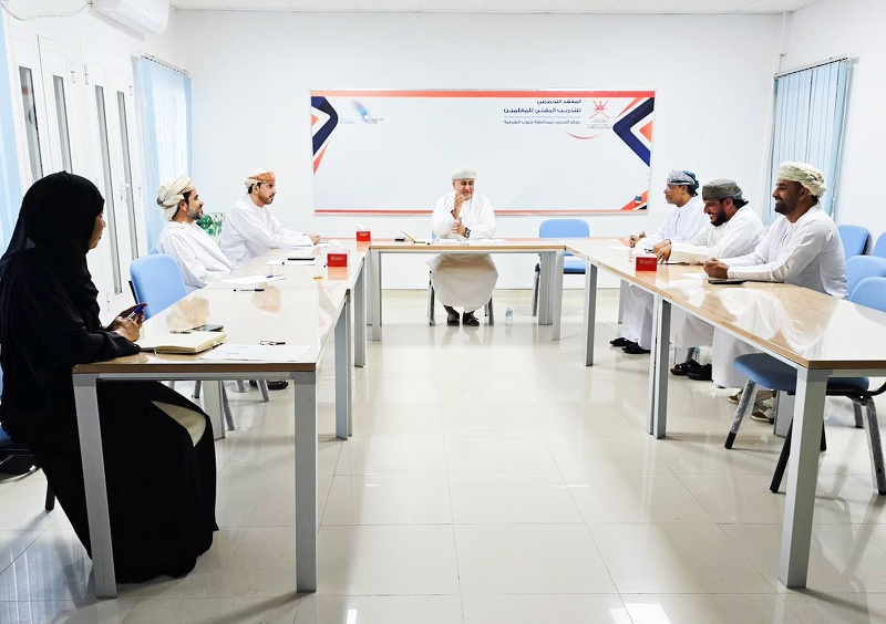 اجتماع لجنة إدارة البرنامج التعريفي للمعلمين الجدد 2025/2026 م