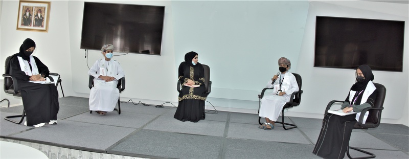 جلسة حوارية بتعليمية الداخلية استعدادا للمشاركة في ملتقى التعليم الصديق للطفل