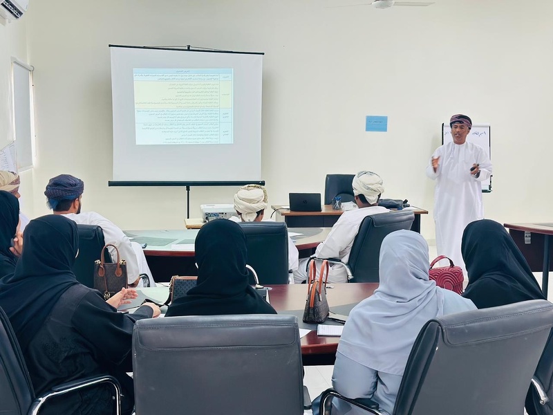 البرنامج التدريبي للمعلمين الجدد في مادة اللغة العربية بتعليمية ظفار
