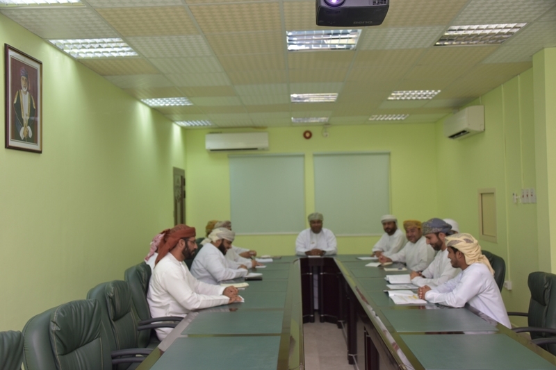مدير عام تعليمية مسندم عبدالله الفوري يترأس إجتماع مناقشة نتائج التدقيق الداخلي بدائرة الشؤون ...