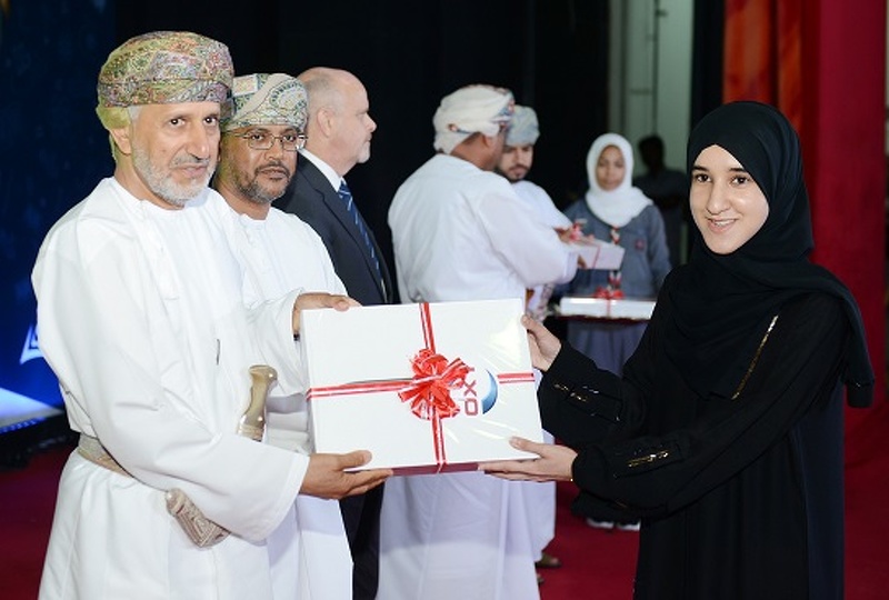 أمين عام شؤون البلاط السلطاني يكرم الطلبة المجيدين من دبلوم التعليم العام للعام الدراسي 2018/2019م
