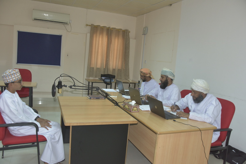 طلبة تعليمية الداخلية ينافسون في التقييم النهائي في مسابقتي حفظ القرآن الكريم وإتقان التلاوة والصوت ...