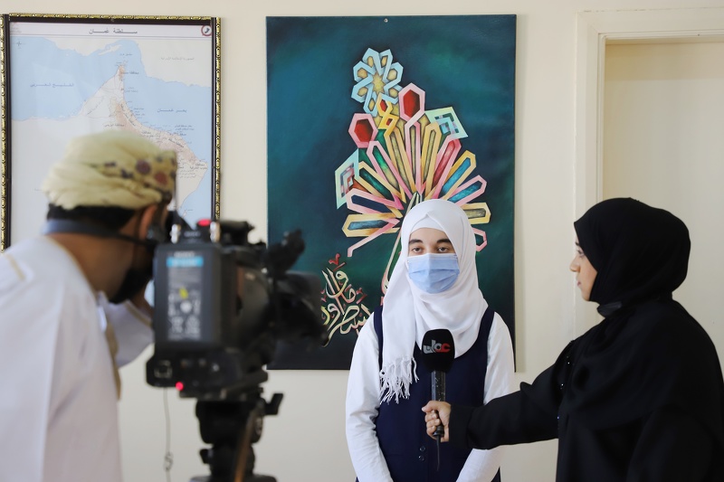 فريق دائرة الإعلام التربوي يختتم زيارته لتعليمية ظفار