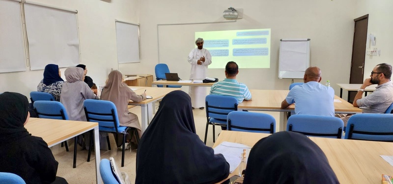 (تعليمية ظفار تنفذ ورشة تدريبية حول برنامج المدارس الخضراء لتعزيز الاستدامة البيئية)