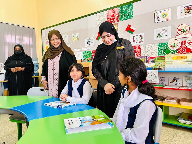 فريق من المختصين بالمديرية العامة للتربية الخاصة والتعلم المستمر يزورن تعليمية ظفار 