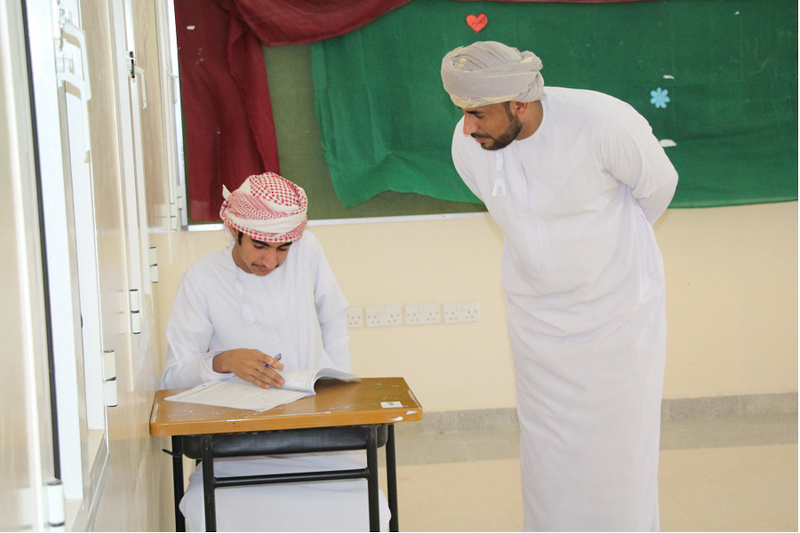 656 طالبا وطالبة يجلسون لأداء امتحانات دبلوم التعليم العام ب 
