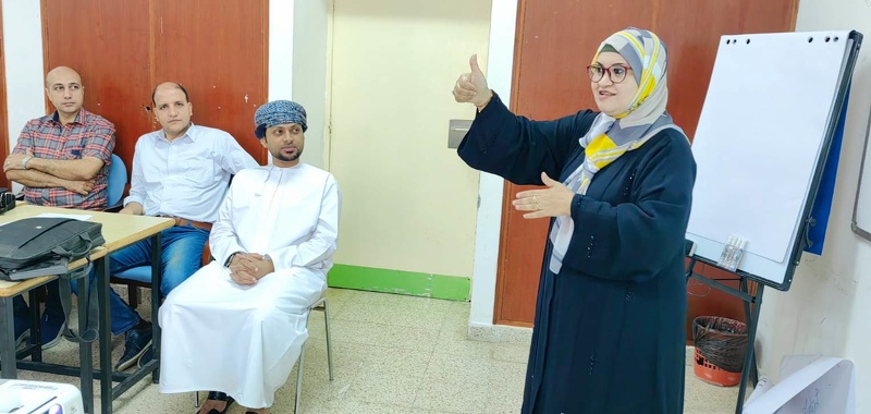تنفيذ برنامج الدمج السمعي بين مهارات وتقنيات حديثة مكتسبة بتعليمية ظفار 