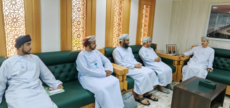 معاينة الأماكن المقترحة لتنفيذ الأستديو التعليمي بتعليمية ظفار