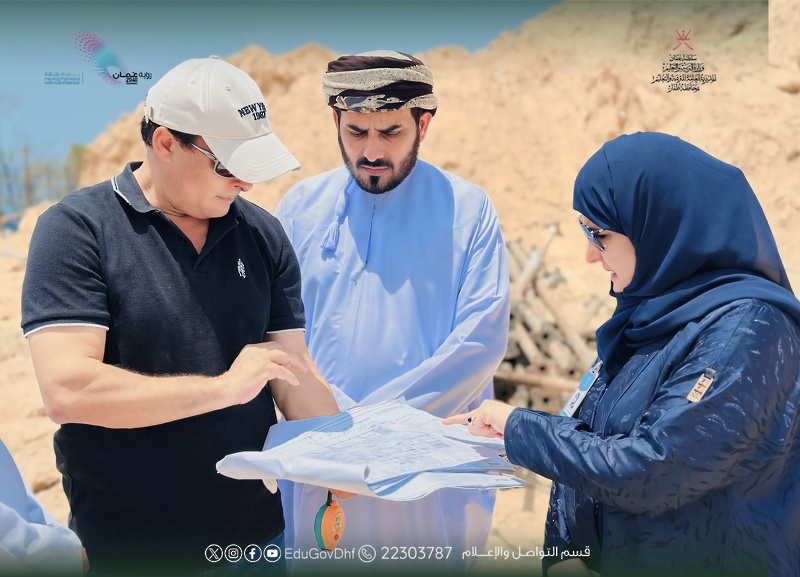 زيارة الدكتورة ميزون بنت بخيت الشحري لمشروع الإحلال الجزئي والترميم بمدرسة خضرفي بولاية ضلكوت