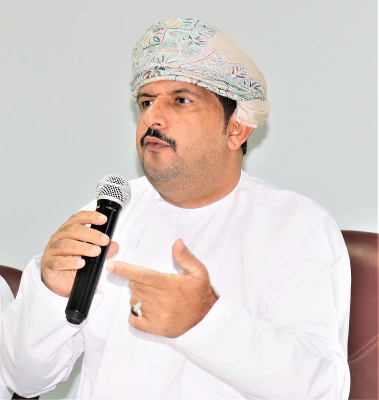 تعليمية الداخلية تلتقي برؤساء مراكز امتحانات شهادة دبلوم التعليم العام وتؤكد جاهزيتها