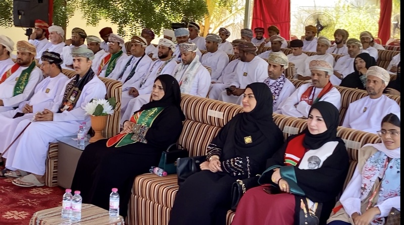     تعليمية ظفار تحتفل بالعيد الوطني الــ 52 المجيد