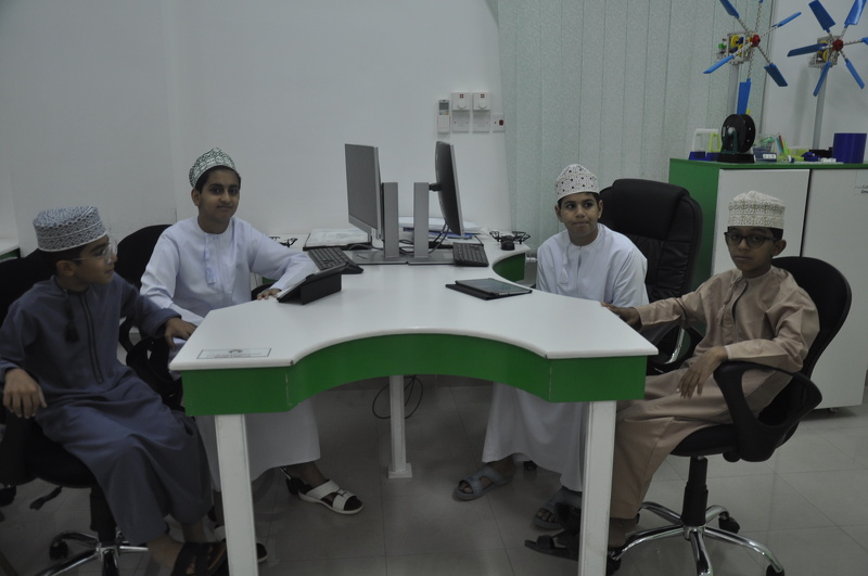 تنظيم أسبوع ومضه ابتكار للطلبة بتعليمية محافظة الظاهرة 