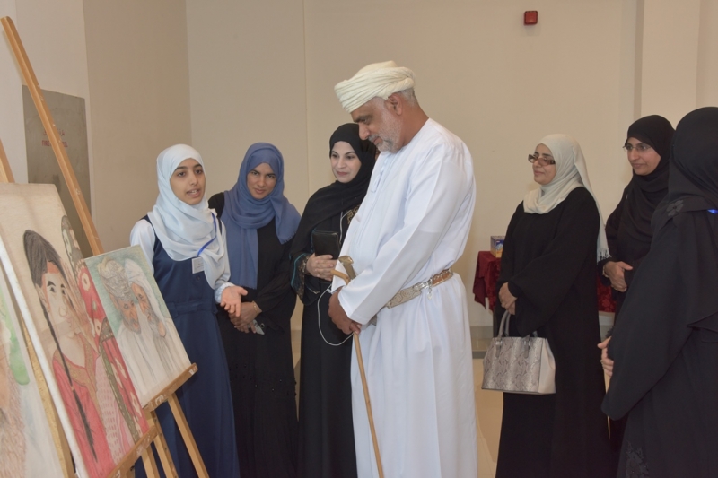 المعرض الطلابي لمادة الفنون التشكيلية (عمانيات ) لمدرسة المعمورة  ببهلاء