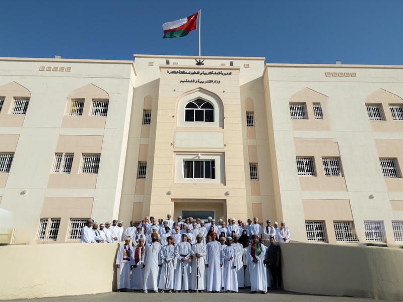 تعليمية محافظة الظاهرة تحتفل بالعيد الوطني الخامس والأربعين المجيد