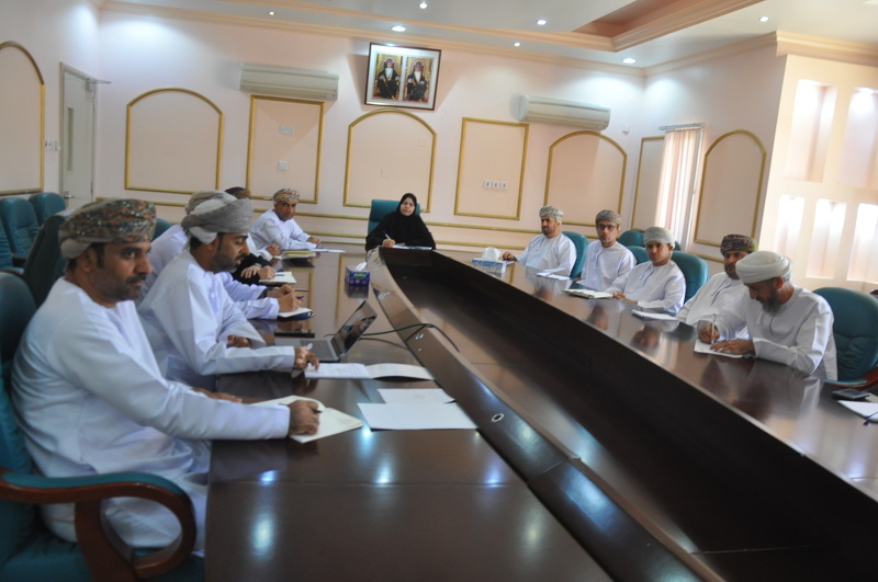 اجتماع فريق العمل بمنهجية لين للتحسين بتعليمية محافظة الظاهرة