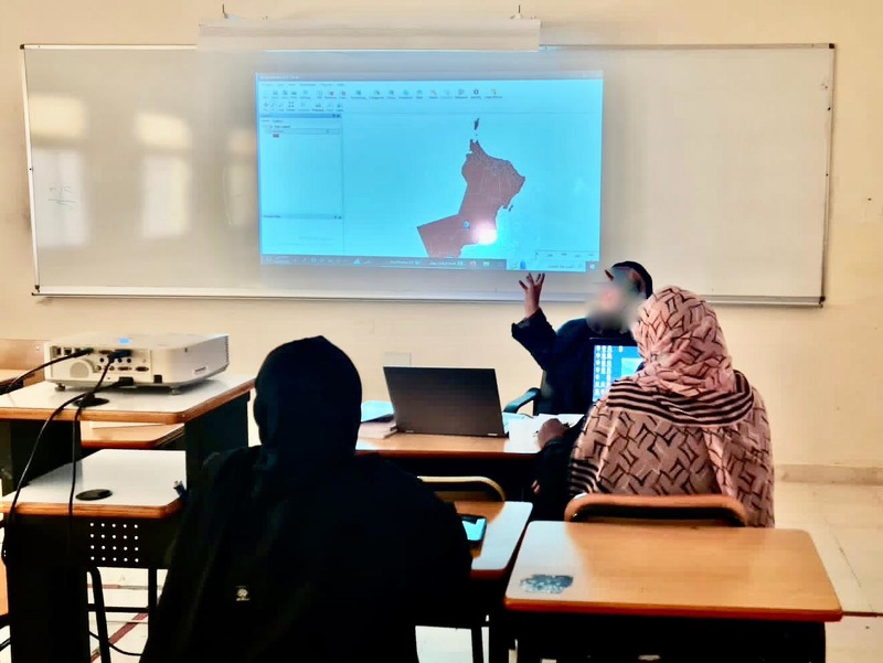 الورشة التدريبية بعنوان توظيف برنامج ماب ويندو Map Window GIs  