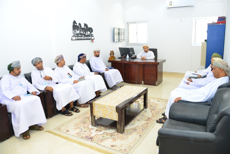 فريق من المديرية العامة لتقنية المعلومات بوزارة التربية والتعليم يزور مدارس تعليمية جنوب الشرقية .