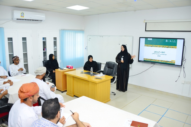 لقاءا توعويا بمستجدات القبول الموحد والبعثات بتعليمية جنوب الشرقية
