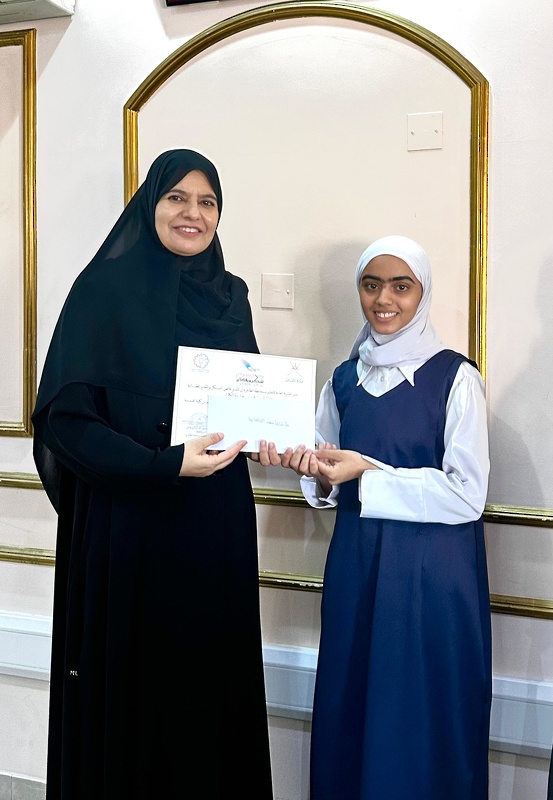 تعليمية محافظة الظاهرة تكرم فريق مدرسة مقنيات الحاصل على المركز الأول في مسابقة السيارات اللاسلكية ذاتية القيادة
