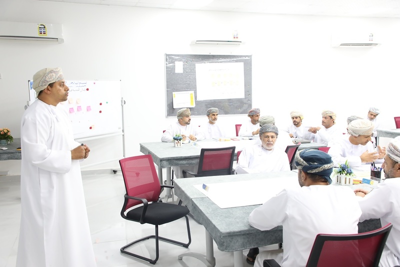 تعليمية الداخلية تنفذ برنامج إدارة المشاريع الرشيقة في المؤسسات الحكومية