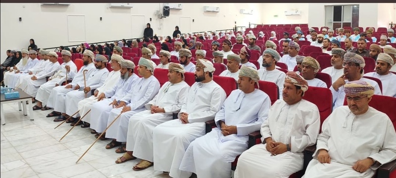  تكريم الطلبة المجيدين  في التحصيل الدراسي من طلبة الدبلوم العام  بتعليمية جنوب الباطنة 