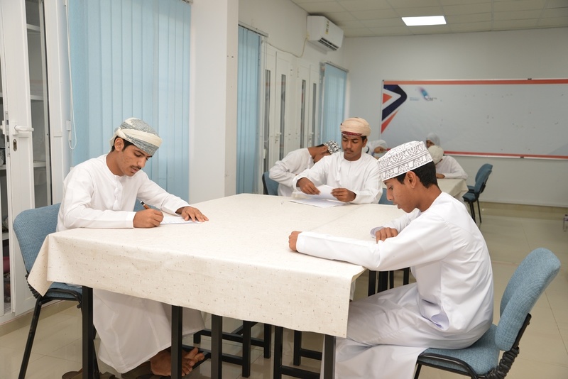 مسابقة التحدث باللغة العربية الفصحى والخطابة والإلقاء الشعري لطلبة مدارس المحافظة