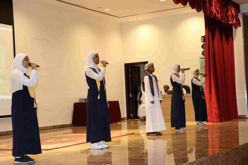 تكريم 120 من الطلبة المجيدين في التحصيل الدراسي بولاية الرستاق