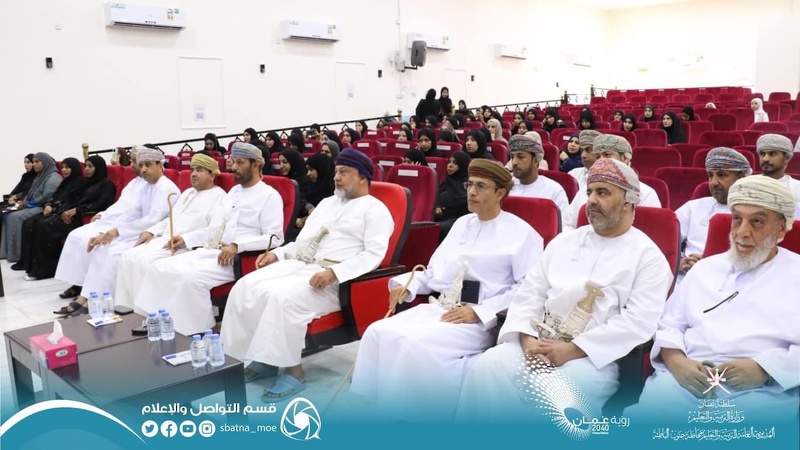 ملتقى يناقش تعزيز الشراكة بين مجالس أولياء الأمور والأسرة والمدرسة بتعليمية جنوب الباطنة ( لأجلهم ...
