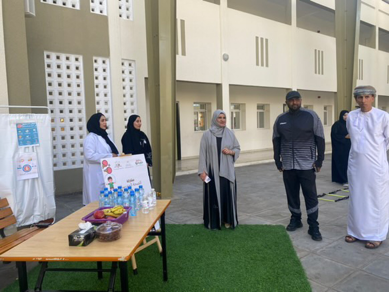 إقامة فعاليات اليوم الرياضي الموحد بمدارس تعليمية ظفار