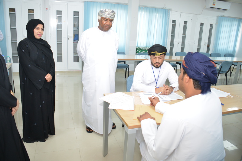 متابعة المدير العام لسير العمل في استكمال إجراءات تعيينات المعلمين الجدد بصور