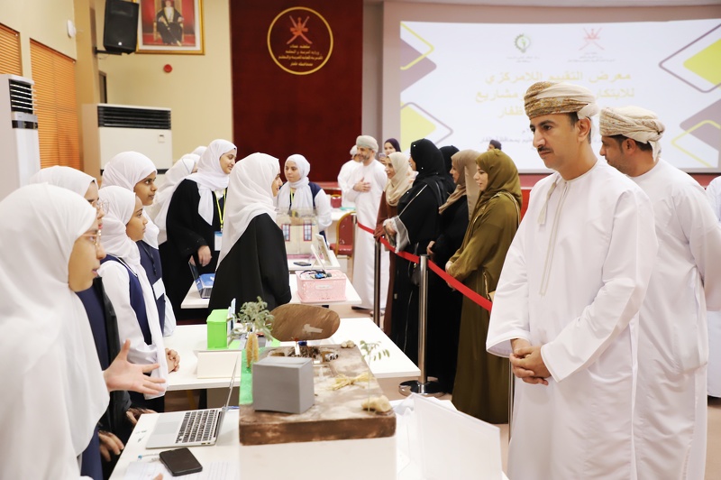ختام معرض الابتكارات العلمية بتعليمية ظفار