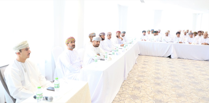 وزارة التربية والتعليم تنظم حلقة عمل حول نشر ثقافة تقييم الأداء الحكومي بتعليمية ظفار