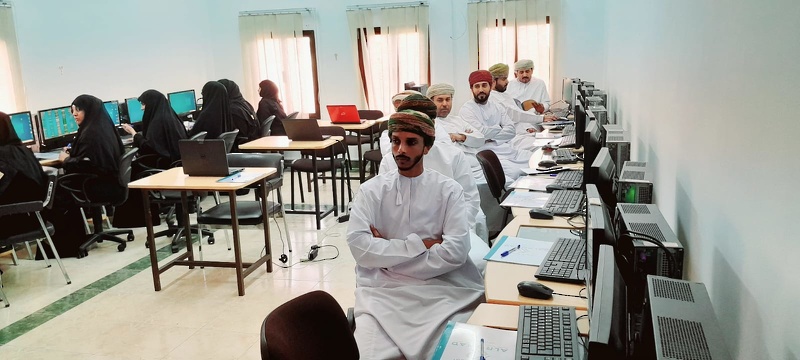 حلقة تدريبية حول الاستخدامات الحديثة لتطبيقات وبرامج التقنية للعمل عن بعد