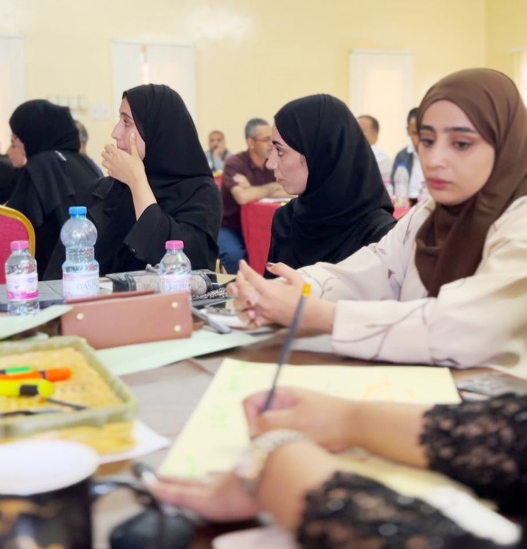 تنفيذ ملتقى معلمي اللغة الانجليزية بمدارس إدارة التربية والتعليم برخيوت
