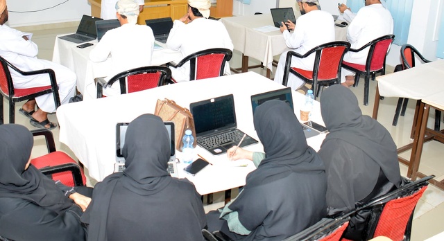 ورشة عمل لتدريب مديري المدارس على مهارات إعداد الجداول الدراسية بتعليمية جنوب الشرقية