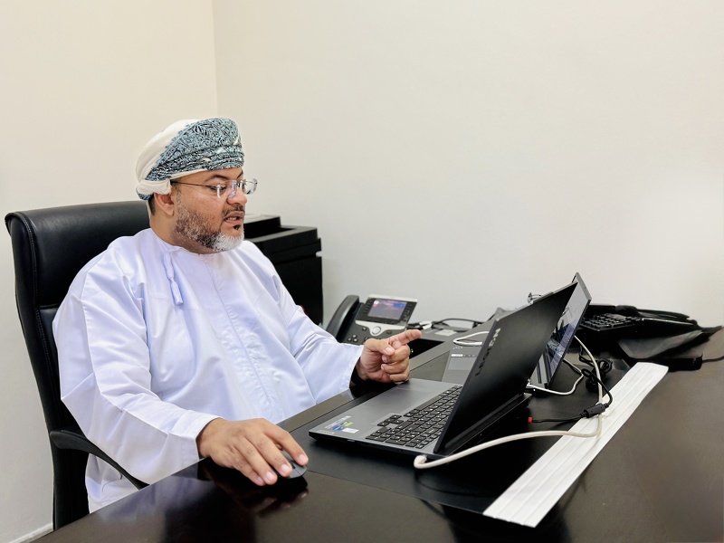 فريق الأمن الإلكتروني بتعليمية ظفار يتنفذ محاضرات توعوية عن الأمن السيبراني في البيئة المدرسية