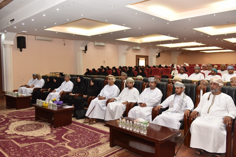 الاحتفال باليوم العالمي للغة العربية بتعليمية محافظة الظاهرة 