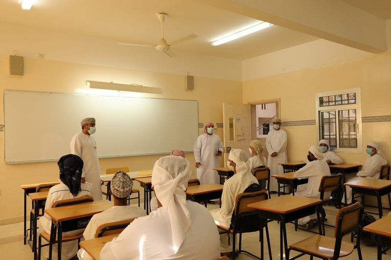 بإجمالي 14513 طالب وطالبة  مدارس تعليمية البريمي تستقبل طلبتها للعام الدراسي 2021/2022م