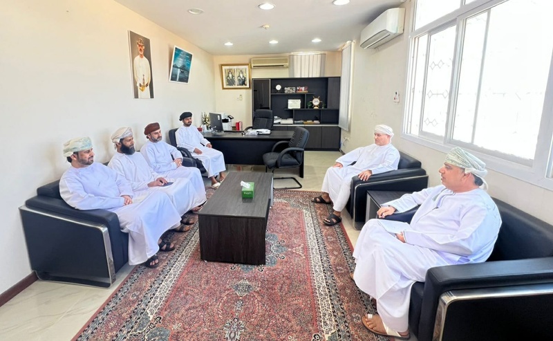 فريق من هيئة الوثائق والمحفوظات الوطنية يزور تعليمية جنوب الشرقية