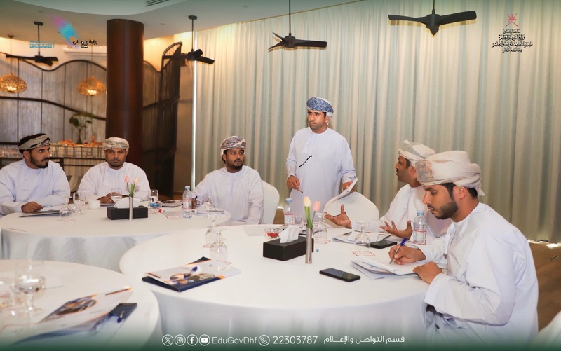 تعليمية ظفار تختتم البرنامج التدريبي حول إدارة الحالات الطارئة في المدارس